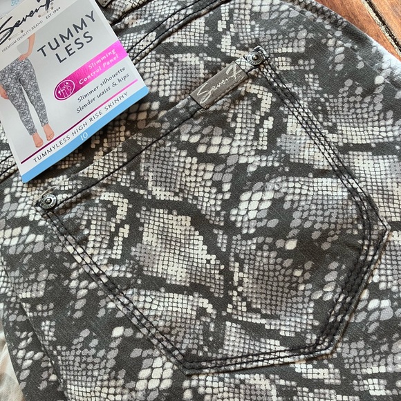 Seven 7 Jeans.  Tummy control, slim fit. - Picture 2 of 5